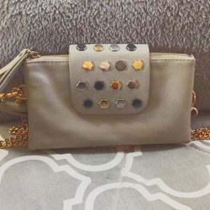 Cross body & wristlet purse!